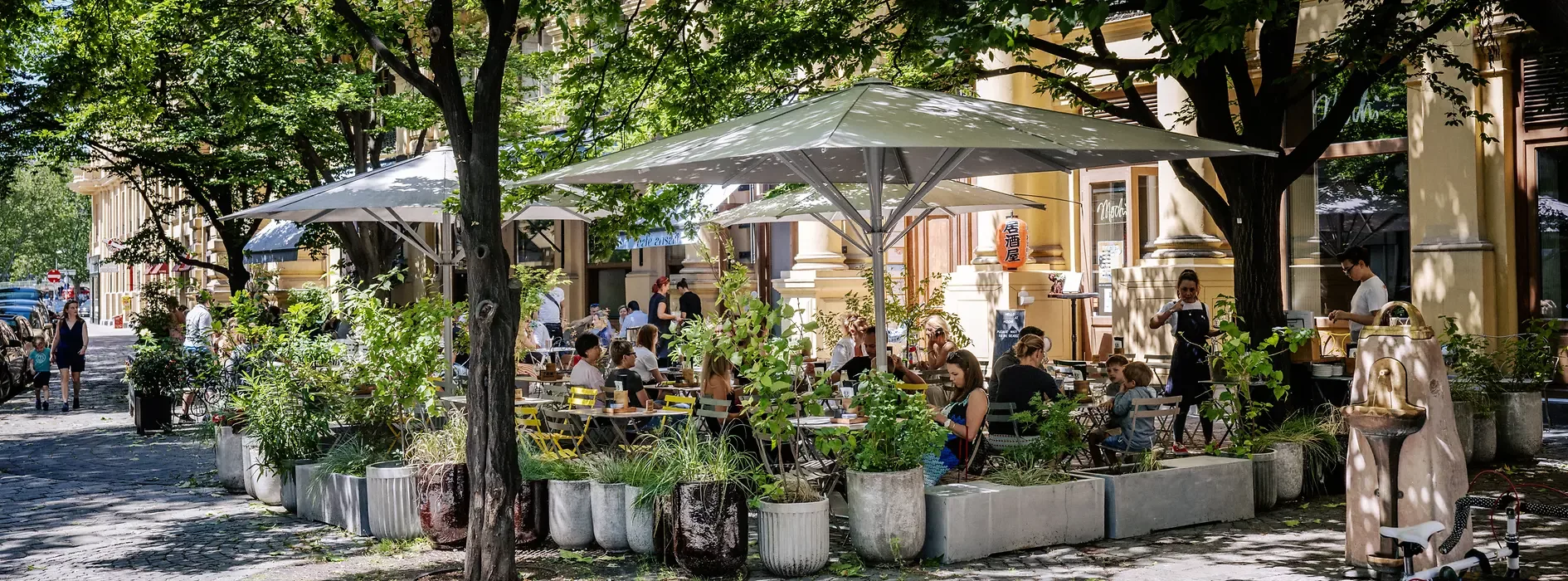 praterstrasse-mochi-ansari-gastgarten-sommer-outdoor-schanigarten-restaurant-1.png - 15113446.1